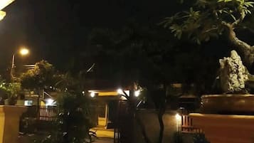 Deluxe Family Room, Mountain View | Terrace/patio