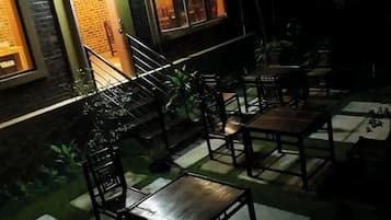 Breakfast, lunch, dinner served; local cuisine