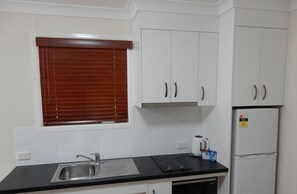 Kjøleskap og mikrobølgeovn