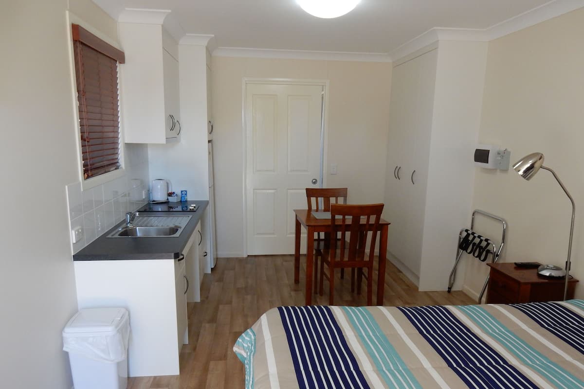 1 bedroom, iron/ironing board, bed sheets