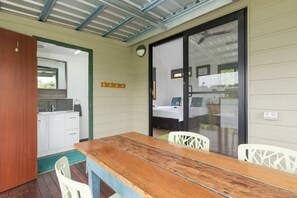 Cabin | Living area | Flat-screen TV