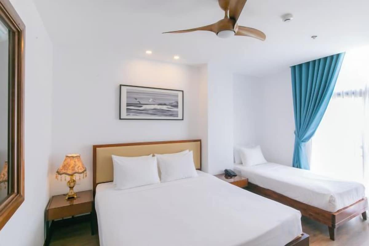 Luxe beddengoed, bedden met traagschuimmatras, een minibar
