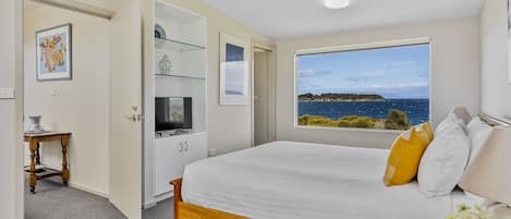 House, 3 Bedrooms, Sea View