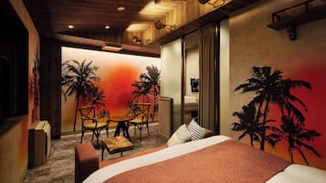 Decoración personalizada, muebles diferentes y cortinas blackout