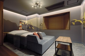 Design Double Room, 1 Queen Bed, Non Smoking | Individually decorated, individually furnished, blackout drapes