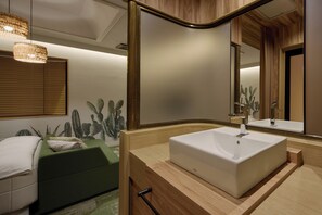 디자인 더블룸, 퀸사이즈침대 1개, 금연 | 각각 다른 스타일의 인테리어, 각각 다  르게 가구 비치, 암막 커튼, 방음 설비