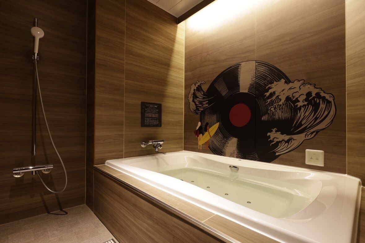 Dobbeltrom – executive, 1 queensize-seng, ikke-røyk | Bad | Separat badekar og dusj, boblebad og toalettartikler (inkludert)