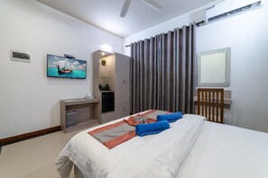 Premium bedding, memory-foam beds, minibar, in-room safe - Nala Veli Villa (Ukulhas)