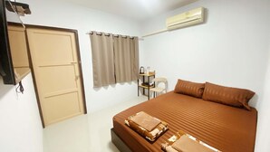 Classic Double Room - Ploynam Homestay (Amphawa)