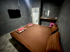 Classic Double Room | Room amenity - Ploynam Homestay (Amphawa)