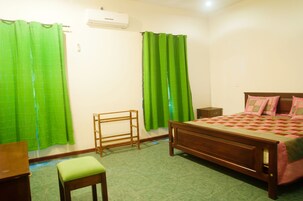 Double Room | 1 bedroom, rollaway beds (surcharge), WiFi (free)