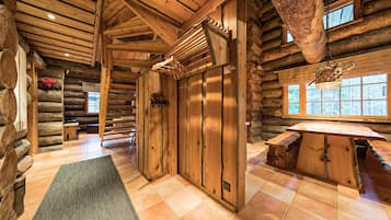 1 habitación, escritorio y sistema de insonorización