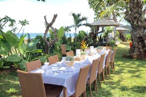 Frühstück, Mittagessen, Abendessen, lokale und internationale Küche