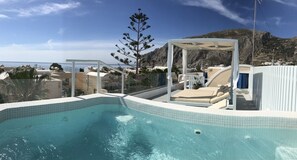 Appartement, 2 slaapkamers (Maisonette with Plunge Pool) | Een kluis op de kamer, een bureau, geluiddichte muren