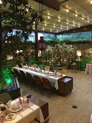 Breakfast, lunch and dinner served - Kale Ici Hotel - Special Class (Bursa)