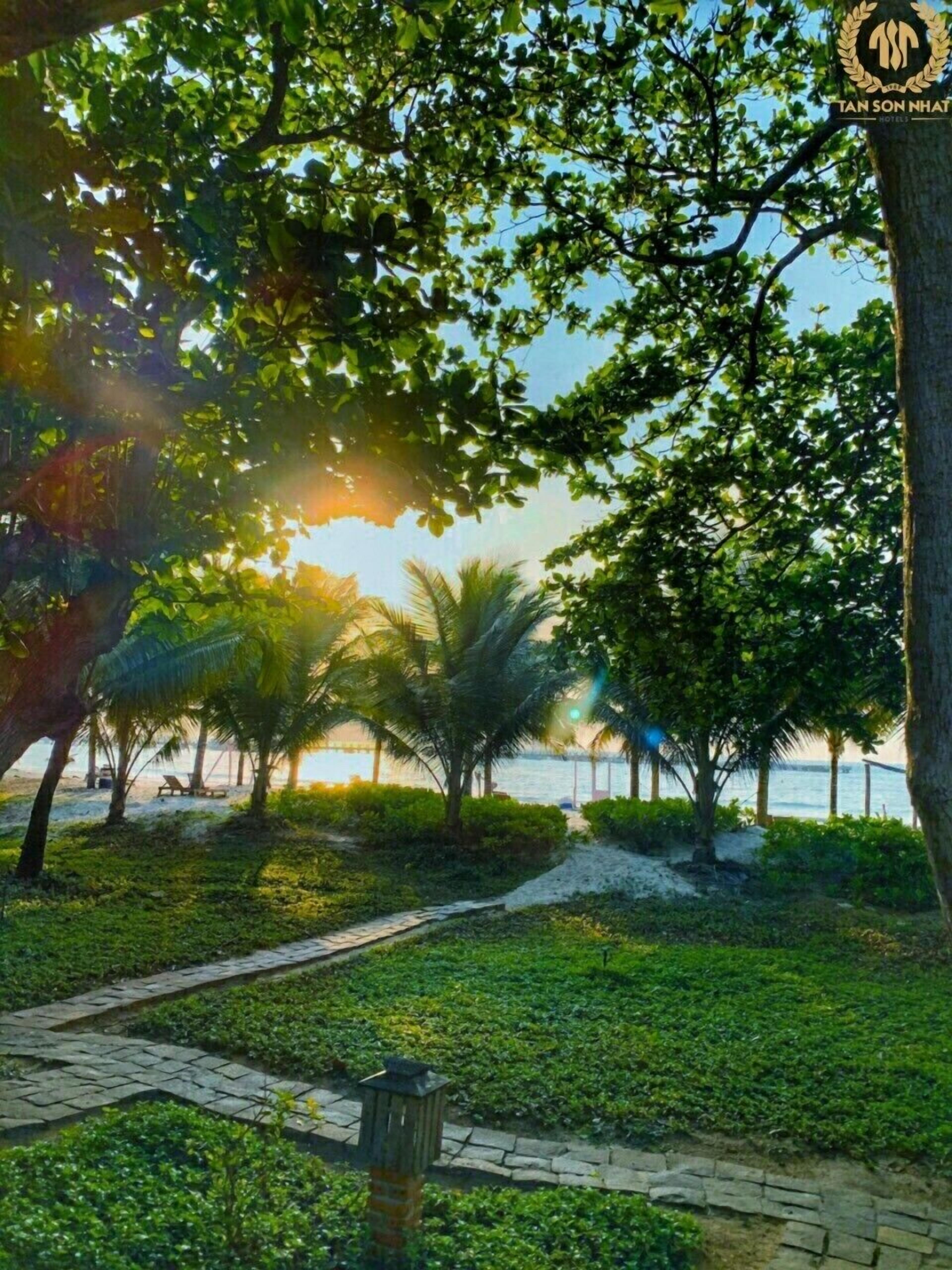 on the beach, white sand, beach bar