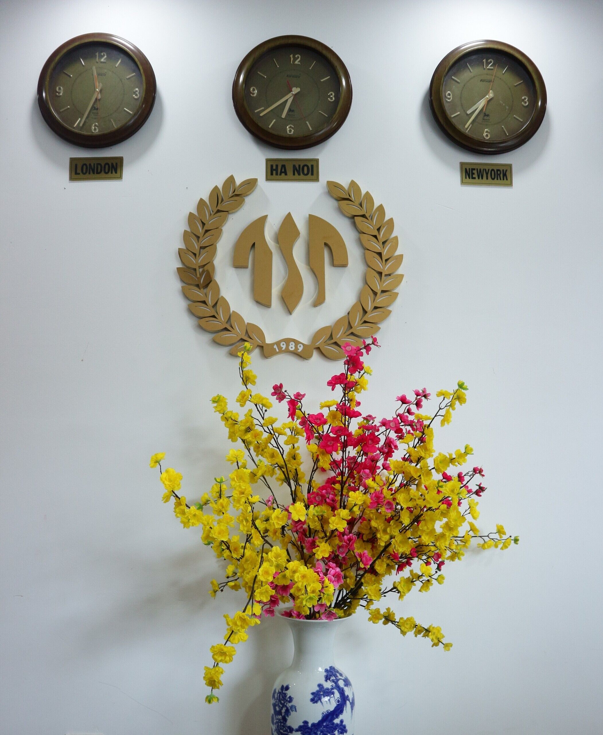 on the beach, white sand, beach bar