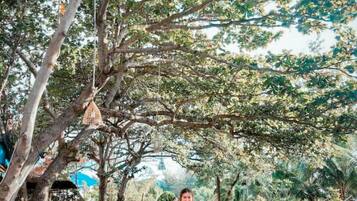 Ubicación a pie de playa, arena blanca y bar en la playa