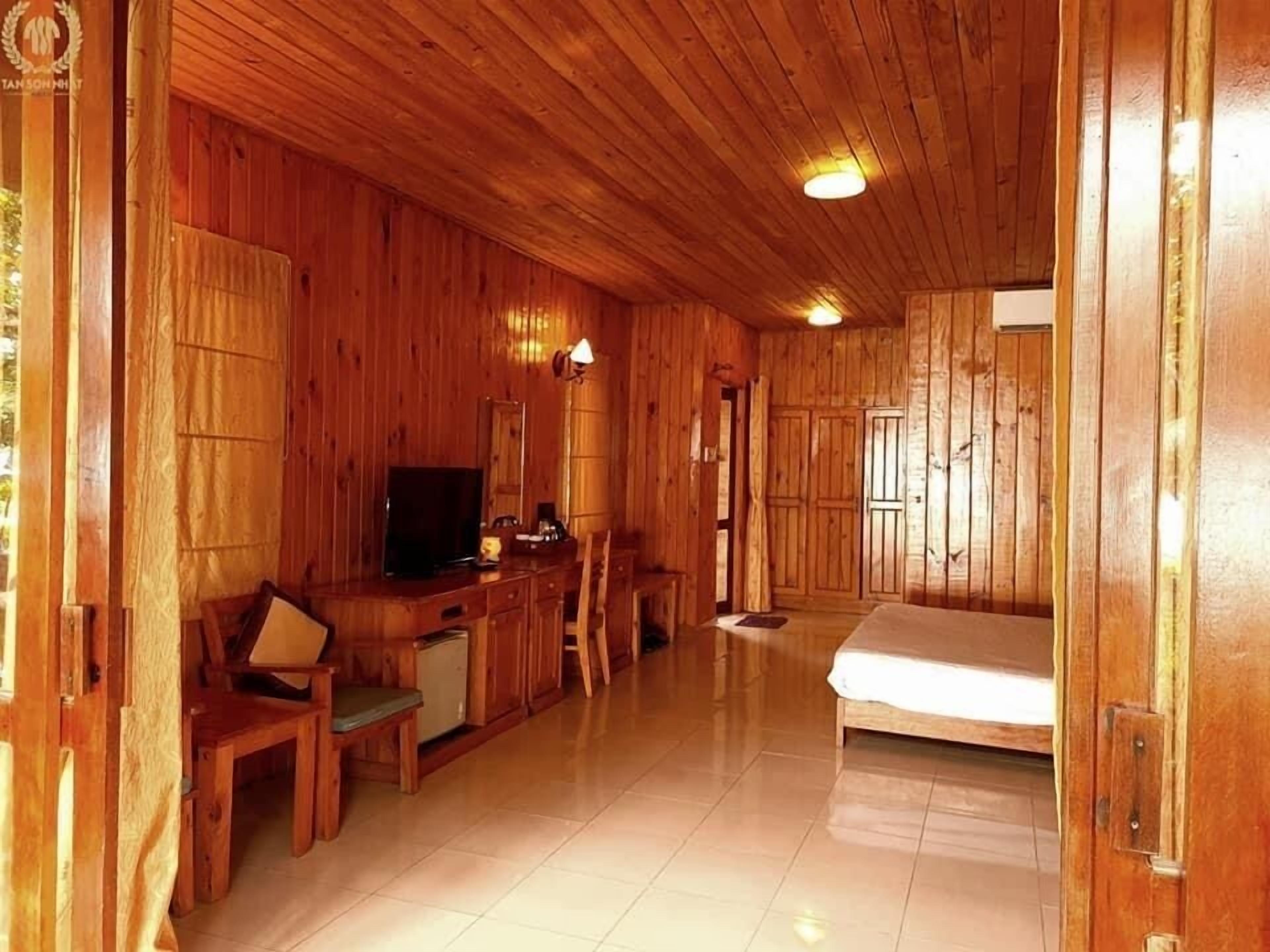 minibar, desk, soundproofing, free wifi