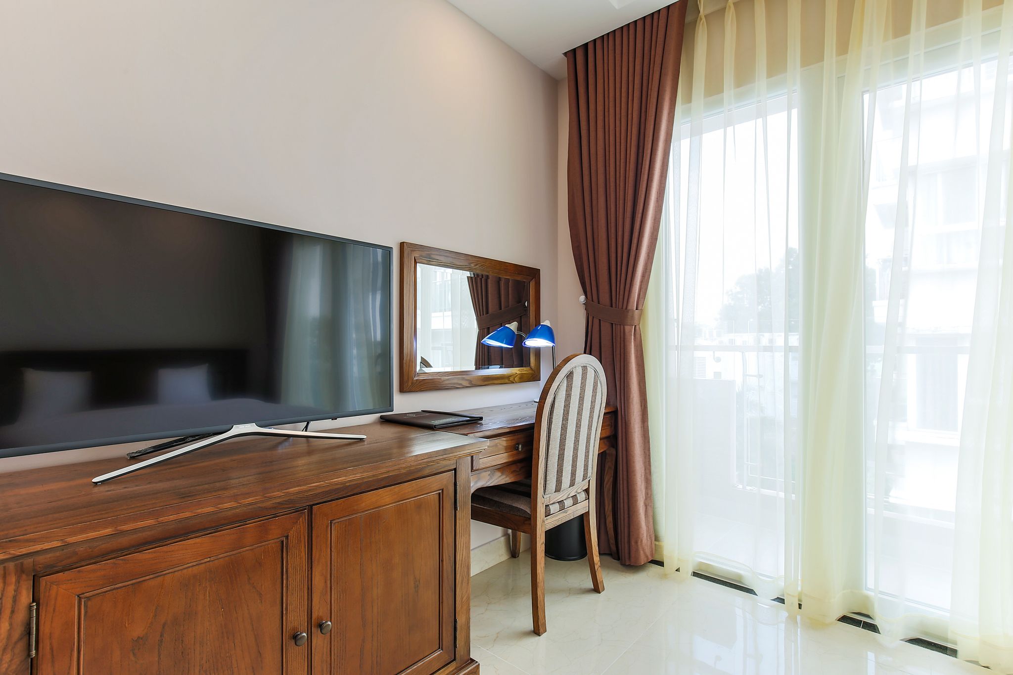 minibar, in-room safe, desk, soundproofing