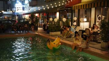 Outdoor pool, pool loungers