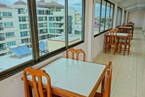 Daily English breakfast (THB 100.00 per person) - LEK Jomtien Hotel (Pattaya)