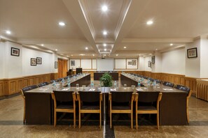 Business centre - The Manor Kashipur by Leisure Hotels (Kashipur)