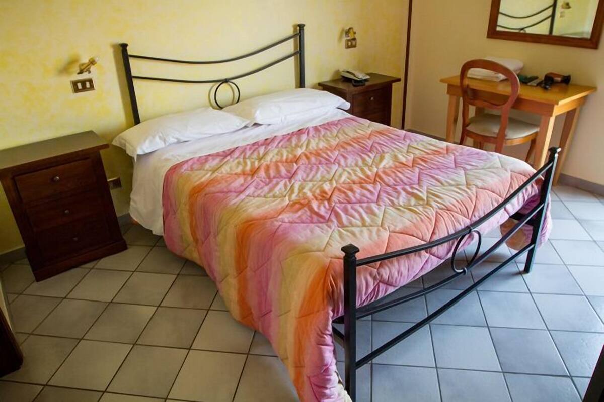 Quarto casal ou duplo | Escrivaninha, Wi-Fi de cortesia