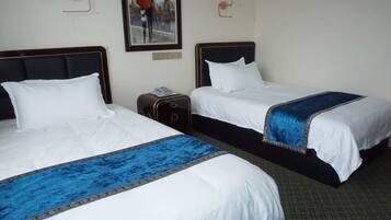Standard Twin Room | In-room safe, blackout drapes, soundproofing, free WiFi