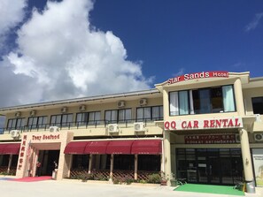 Fachada de la propiedad