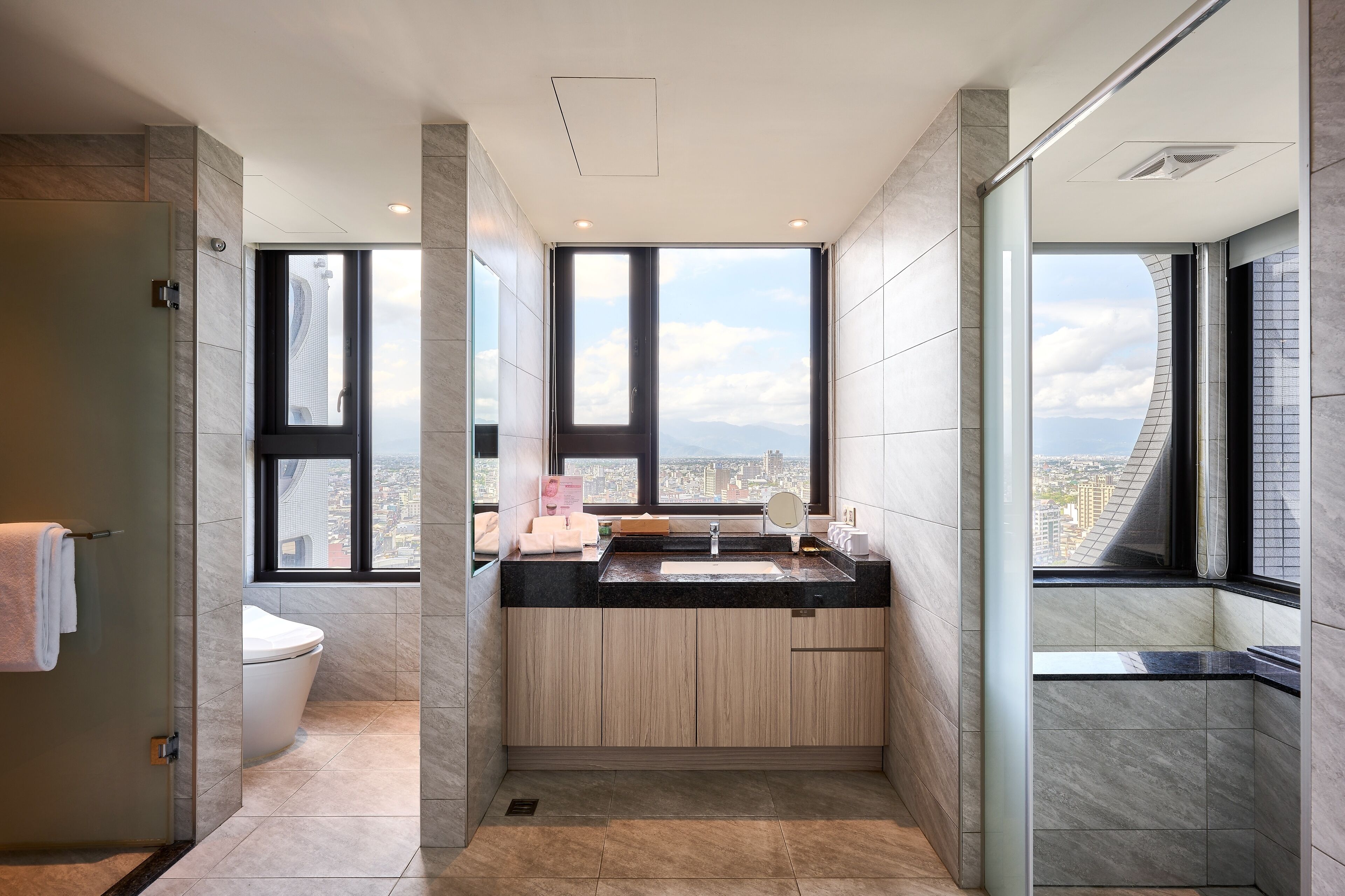 separate bathtub and shower, spring water bathtub