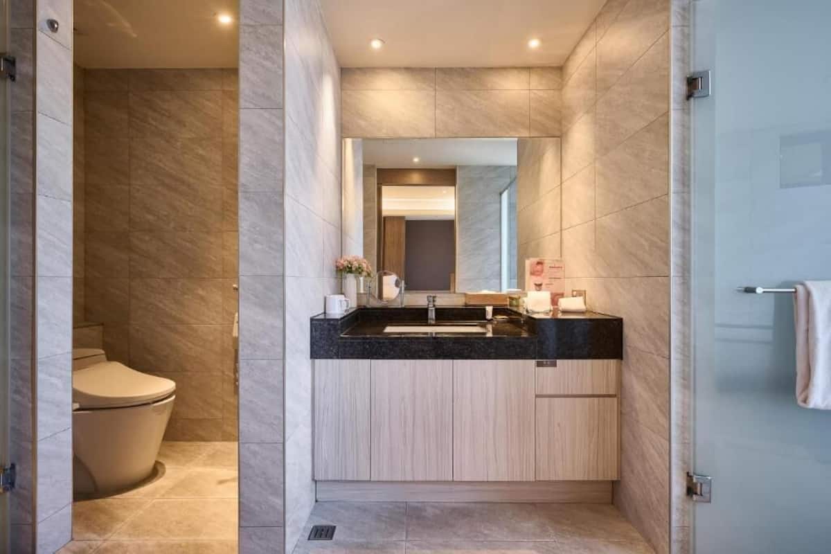 separate bathtub and shower, spring water bathtub