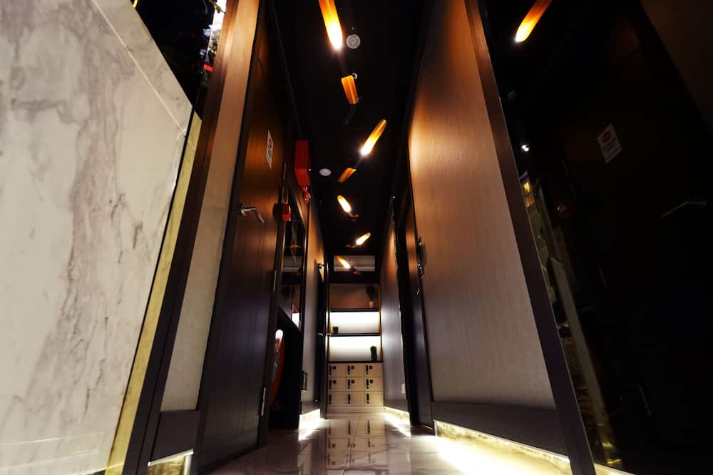 CUBE Boutique Capsule Hotel @ Kampong Glam