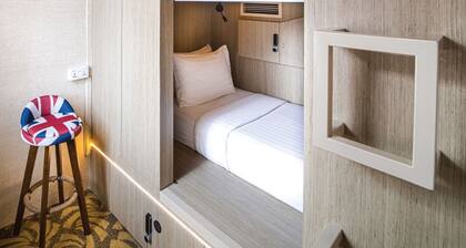 CUBE Boutique Capsule Hotel @ Kampong Glam
