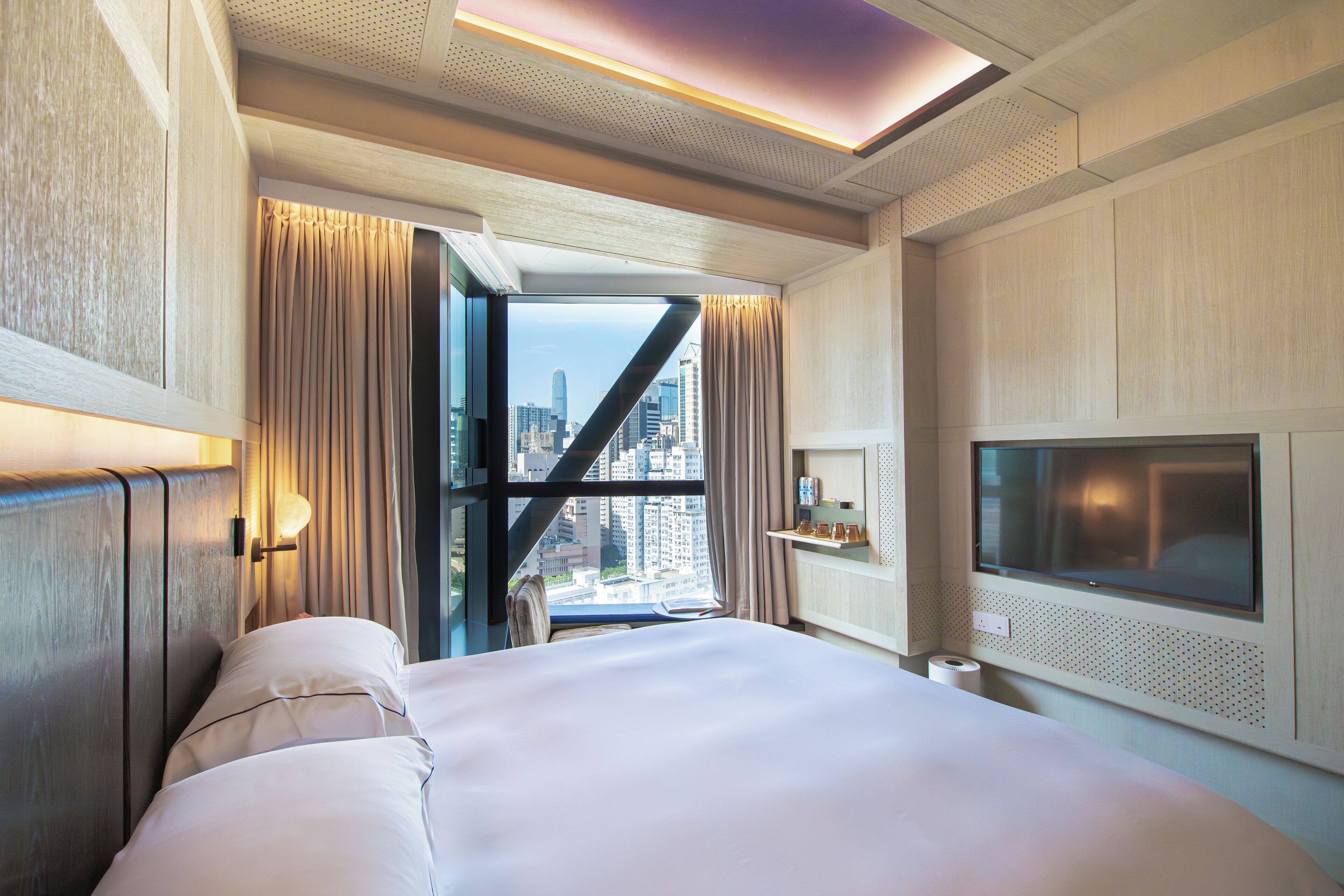 deluxe room | 1 bedroom, in-room safe, desk, blackout curtains