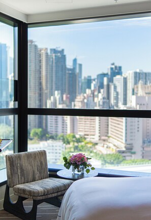 Deluxe Room | In-room safe, desk, blackout curtains, iron/ironing board - The Emperor Hotel (Hong Kong)