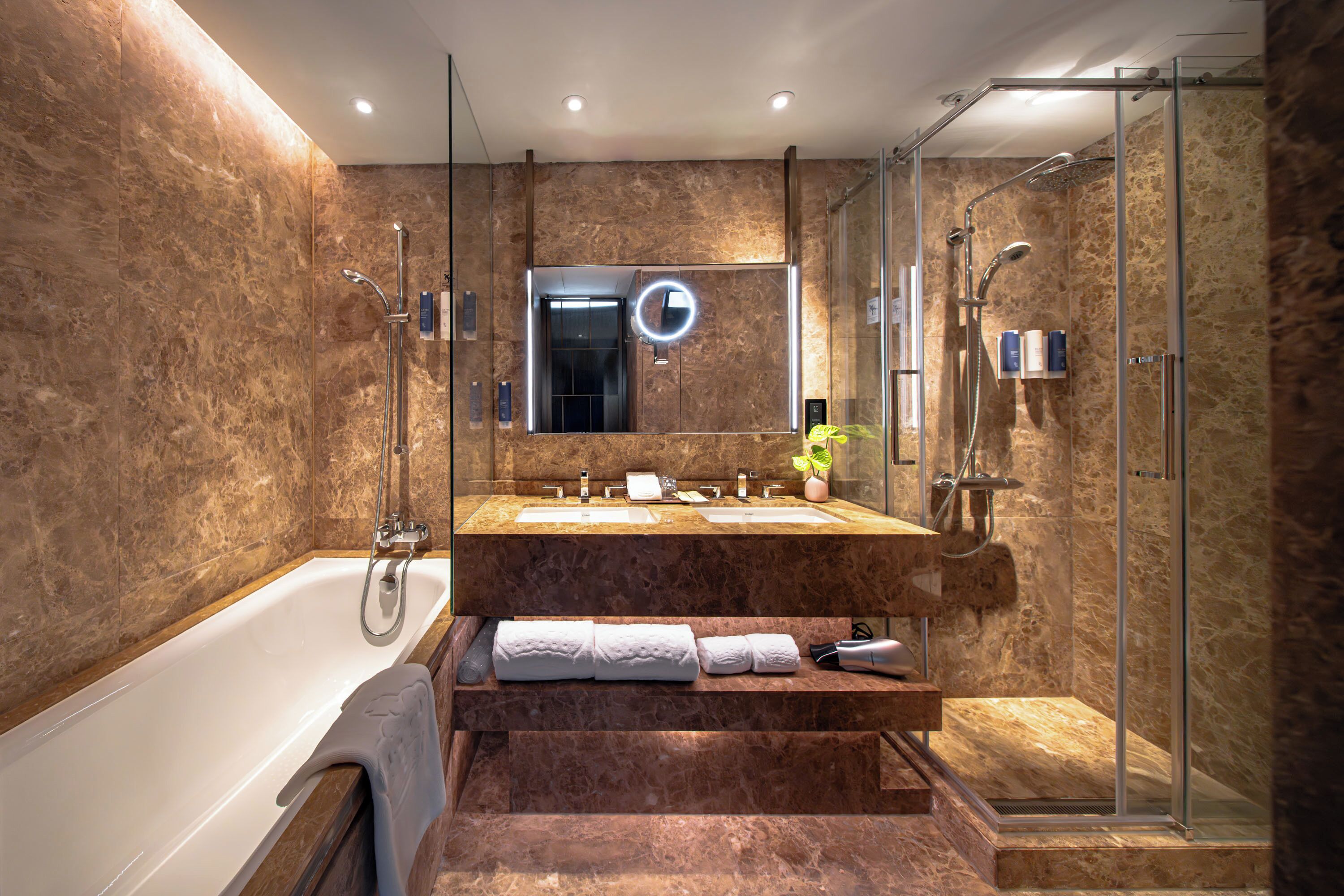 Photo - The Emperor Hotel