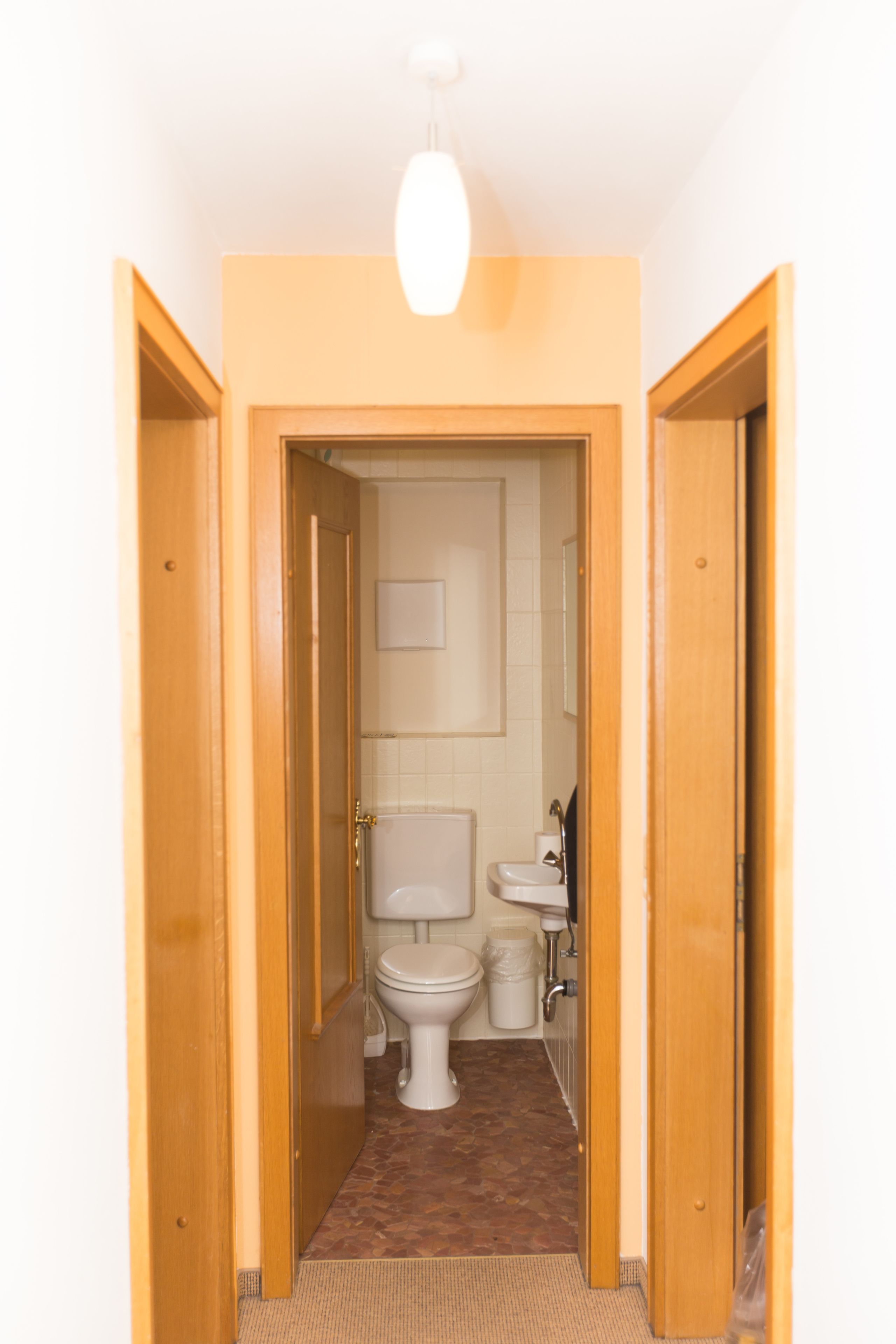 free toiletries, towels