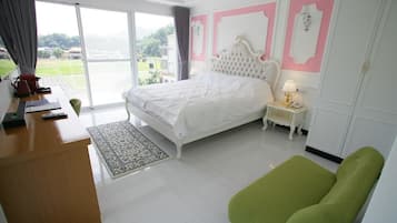 Standard Double Room | Desk, blackout drapes, free WiFi, bed sheets