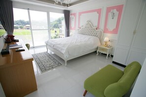 Standard Double Room | Desk, blackout curtains, free WiFi, bed sheets - Xianel Vacation Chateau (Dahu)