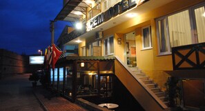 Fasade – kveld/natt