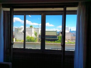Classic dubbelrum - 1 dubbelsäng - utsikt mot staden | Terrass/Patio