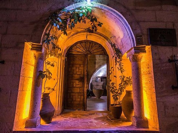 Front of property - Kirkit Hotel (Avanos)