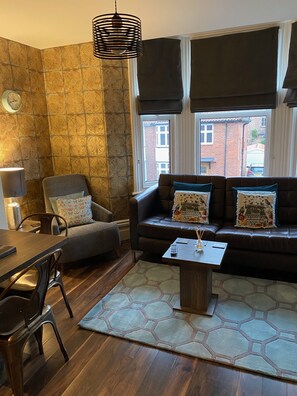 Standard Apartment, 2 Bedrooms, 2 Bathrooms | Living area - Clearly Apartments (York)