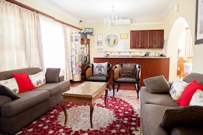 LCD TV - Oria Guesthouse (Cape Town)