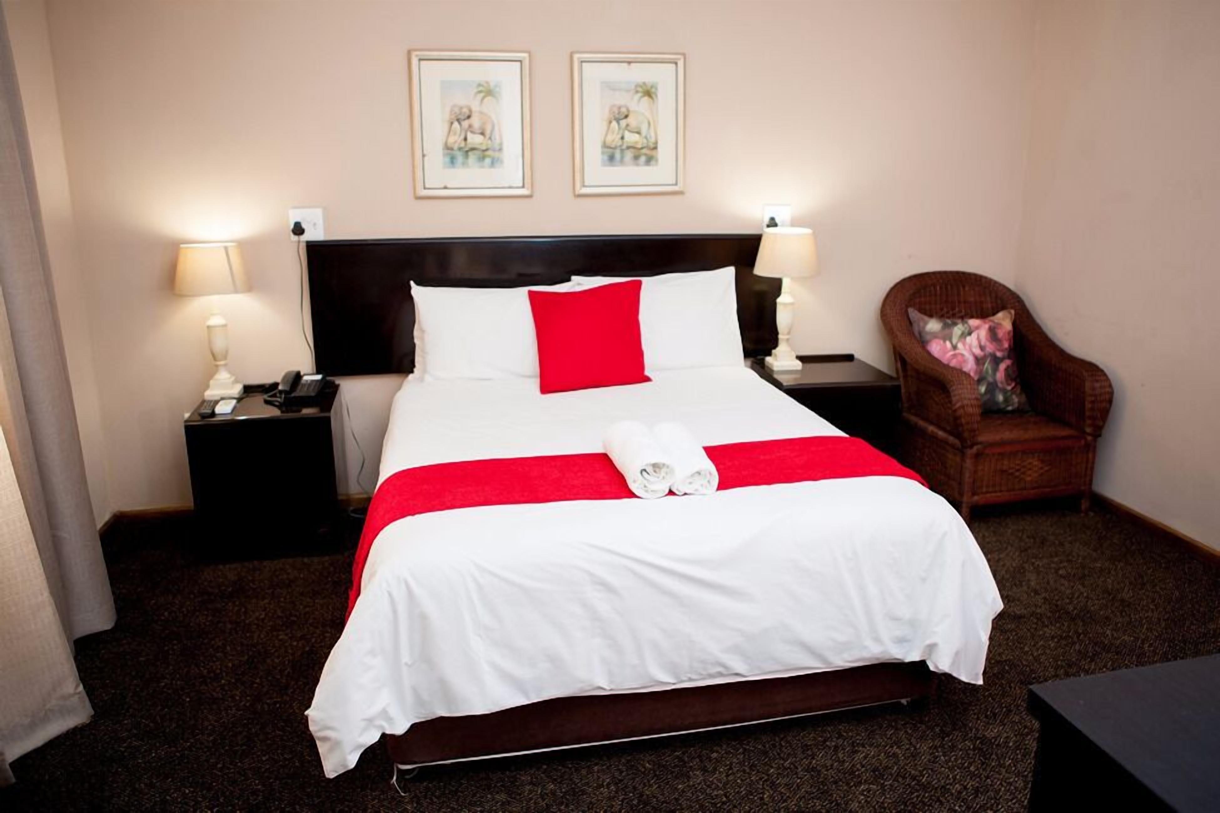 Ropa de cama de alta calidad, minibar, caja fuerte y escritorio