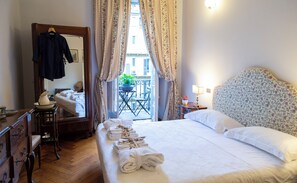 Classic Double or Twin Room, 1 King Bed (Paesi tuoi) | Premium bedding, down duvets, desk, blackout curtains - La Luna e i Falo' (Turin)
