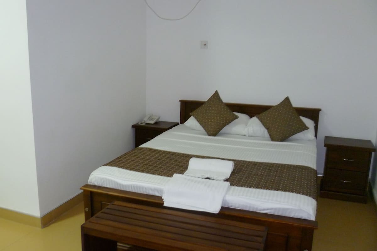 1 habitación, ropa de cama de alta calidad, escritorio y wifi gratis