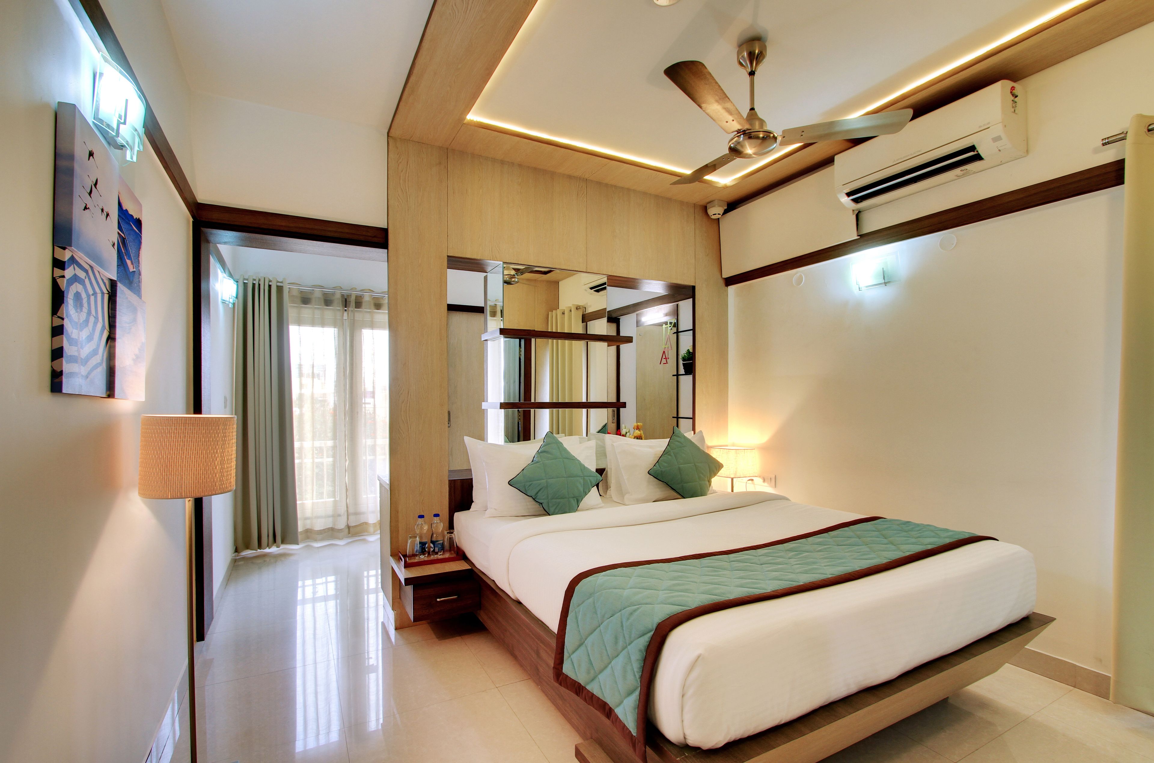 Superior room | 1 bedroom, in-room safe, soundproofing, iron/ironing board