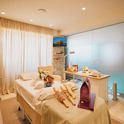 Sauna, Whirlpool, Körperbehandlungen, Ganzkörperwickelbehandlung